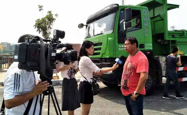 廈門首批200多輛紅巖智能渣土車投用